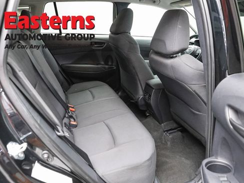 Used 2025 Toyota Corolla Cross LE FWD image 22
