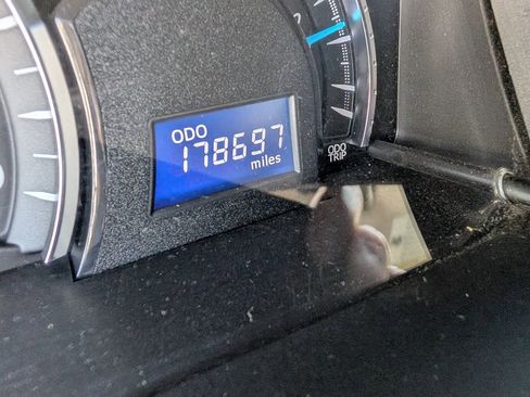 Used 2013 Toyota Camry XLE w/ Convenience Pkg FWD image 18
