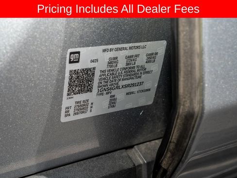 Used 2025 Chevrolet Suburban High Country AWD/4WD image 24