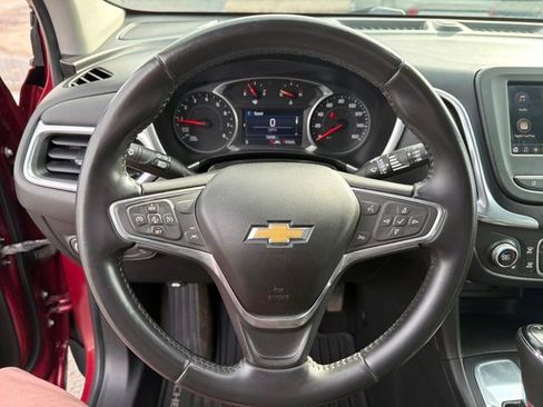 Used 2020 Chevrolet Equinox LT image 18