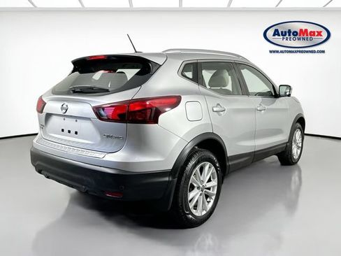 Used 2019 Nissan Rogue Sport SV w/ Technology Package AWD/4WD image 2