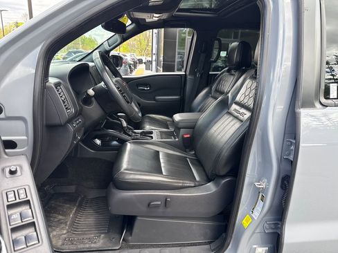 Used 2022 Nissan Frontier PRO-4X w/ Pro-4X Premium Package AWD/4WD image 9