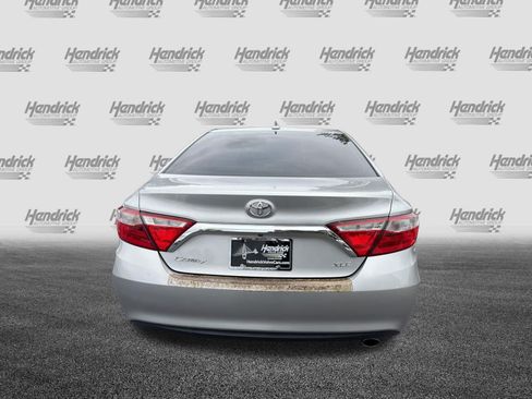Used 2017 Toyota Camry XLE w/ Moonroof Package FWD image 9