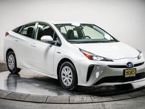 Certified 2021 Toyota Prius L Eco image 5