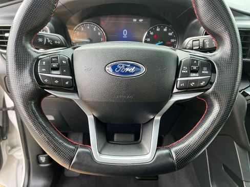 Used 2022 Ford Explorer ST-Line image 19