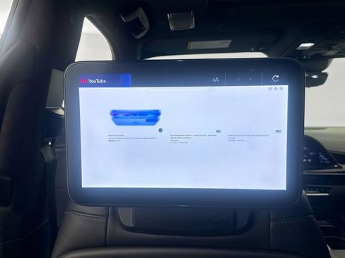 Used 2023 Cadillac Escalade ESV V image 25