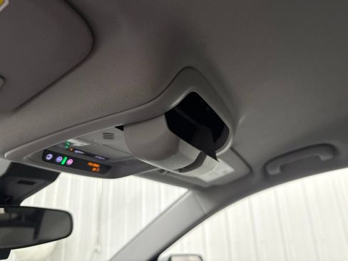 Used 2023 Chevrolet Equinox LT FWD image 34