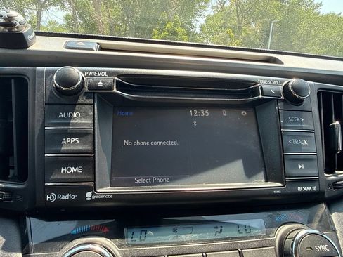 Used 2017 Toyota RAV4 XLE AWD/4WD image 21