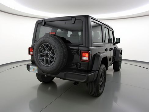 Used 2025 Jeep Wrangler Sport S image 9