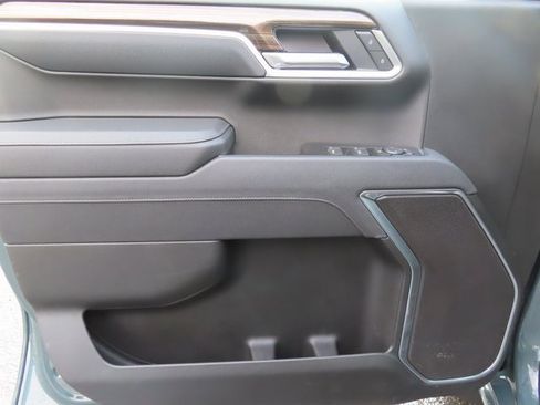 Used 2025 Chevrolet Silverado 1500 LT image 11