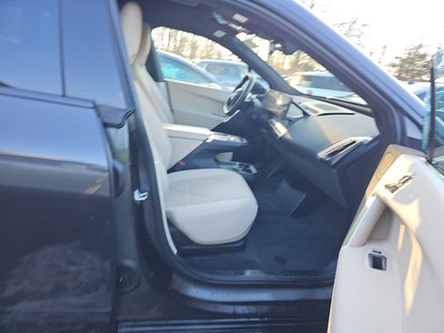 Used 2024 BMW iX xDrive50 w/ Sport Package image 12