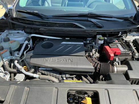 Used 2023 Nissan Rogue SV w/ SV Premium B Package image 37