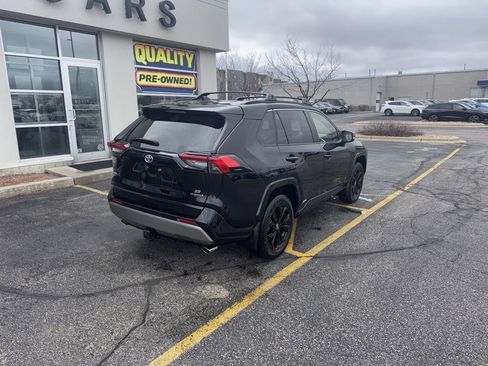 Used 2023 Toyota RAV4 SE w/ Convenience Package image 7