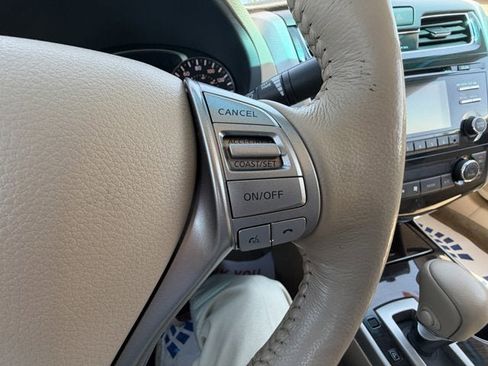 Used 2013 Nissan Altima 2.5 SL FWD image 19