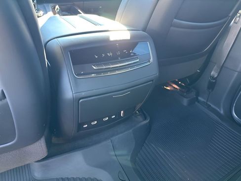 Certified 2024 Cadillac Escalade Premium Luxury image 22