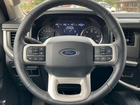 Used 2024 Ford Expedition XLT RWD image 58