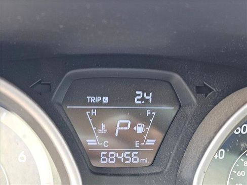 Used 2014 Hyundai Elantra SE w/ Option Group 02 FWD image 10