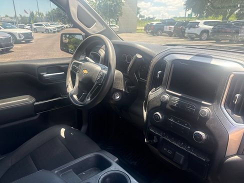 Used 2020 Chevrolet Silverado 1500 LT RWD image 17
