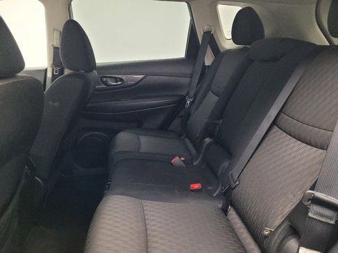 Used 2020 Nissan Rogue SV FWD image 18