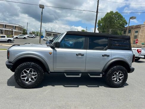 Used 2024 Ford Bronco Badlands AWD/4WD image 3