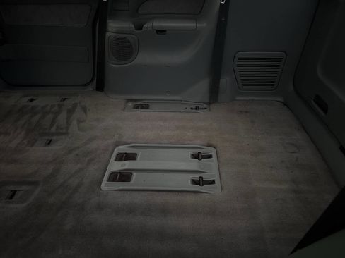 Used 1999 Toyota Sienna LE image 7