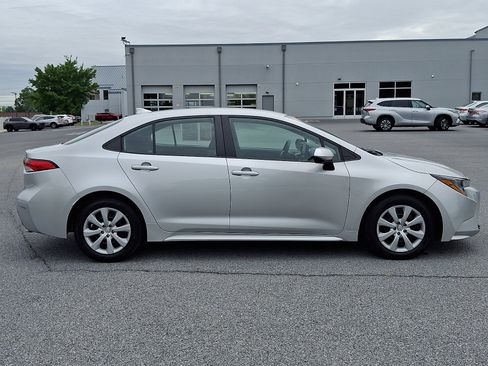 Used 2023 Toyota Corolla LE FWD image 8