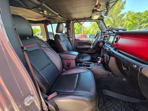 Used 2023 Jeep Wrangler Unlimited Rubicon AWD/4WD image 26