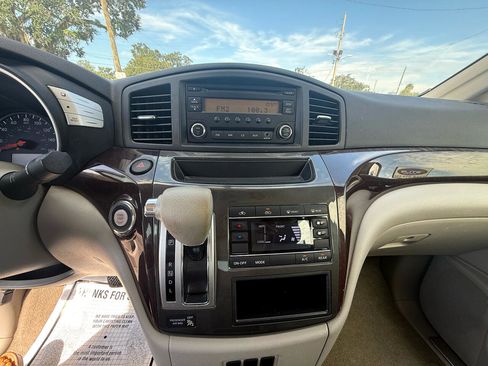 Used 2015 Nissan Quest S image 12