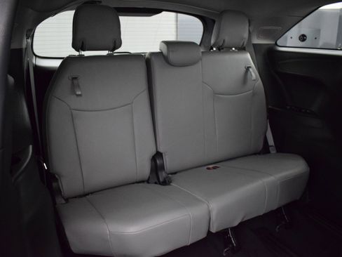 Used 2025 Toyota Sienna XLE w/ XLE Plus Package AWD/4WD image 12