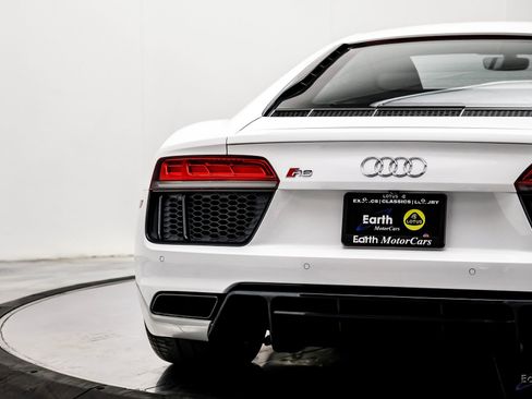 Used 2018 Audi R8 V10 RWD image 17