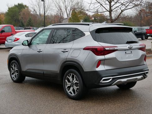 Used 2021 Kia Seltos EX image 18