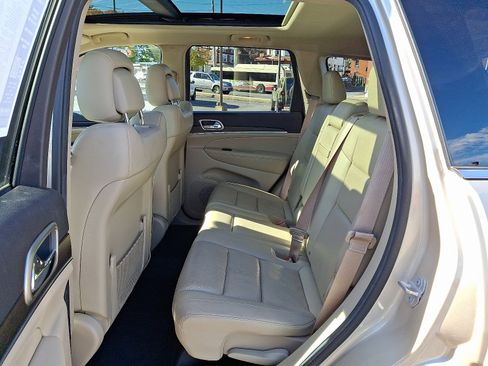 Used 2014 Jeep Grand Cherokee Limited w/ Luxury Group II image 11