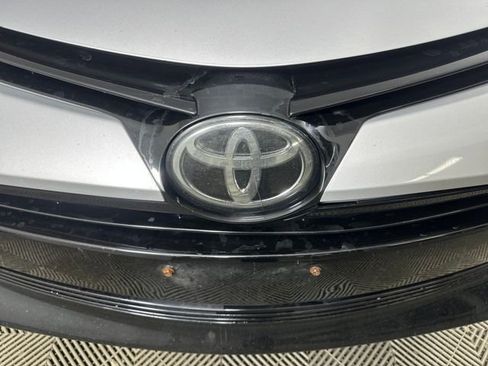 Used 2017 Toyota Corolla LE image 9