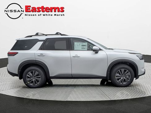 New 2025 Nissan Pathfinder SV w/ SV Premium Package image 7