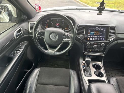 Used 2021 Jeep Grand Cherokee Laredo X RWD image 18