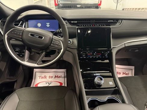 New 2025 Jeep Grand Cherokee L Altitude image 20