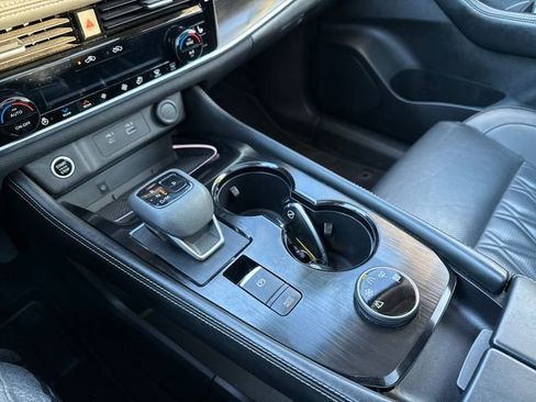 Used 2023 Nissan Rogue Platinum w/ Platinum Premium Package image 19