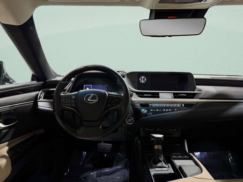 Used 2021 Lexus ES 300h w/ Premium Package FWD image 12