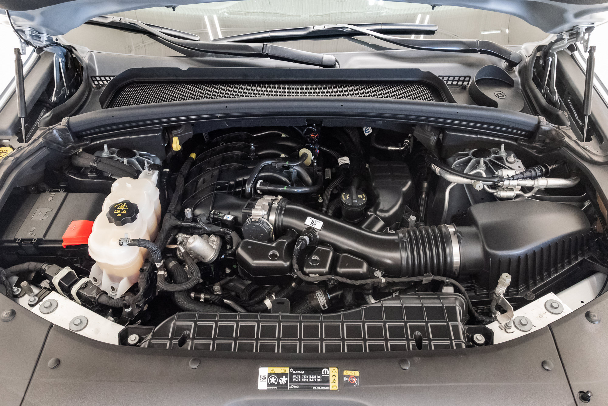 Certified 2025 Jeep Grand Cherokee Altitude AWD/4WD image 3