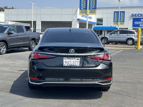 Used 2025 Lexus ES 300h w/ Premium Package FWD image 24