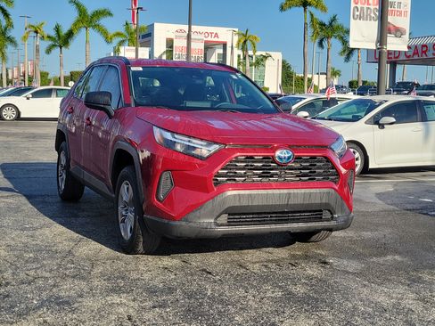 Used 2024 Toyota RAV4 LE AWD/4WD image 2