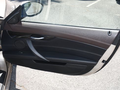 Used 2013 BMW Z4 sDrive28i RWD image 17
