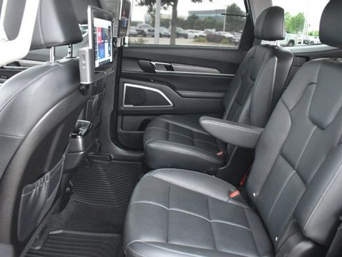 Used 2022 Kia Telluride EX w/ EX Premium Package FWD image 14