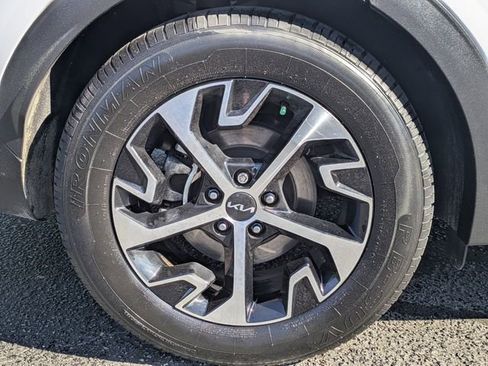 Used 2024 Kia Sportage EX FWD image 11