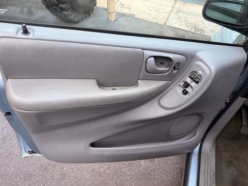 Used 2006 Dodge Grand Caravan SXT image 14