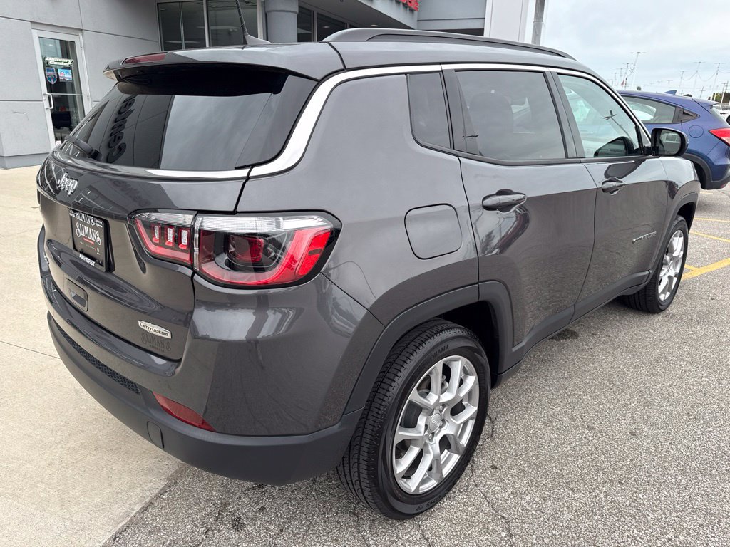 Used 2024 Jeep Compass Latitude AWD/4WD image 9