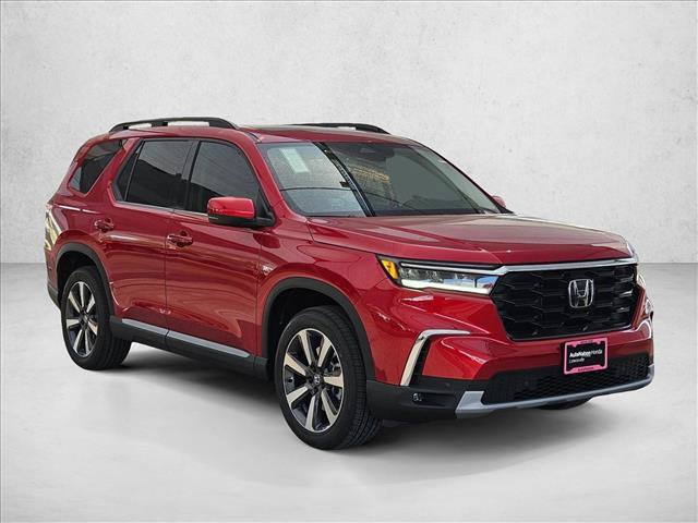 Used 2025 Honda Pilot Touring image 7