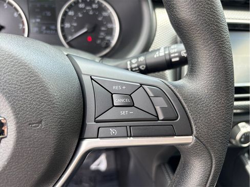 Used 2019 Nissan Kicks S FWD image 20