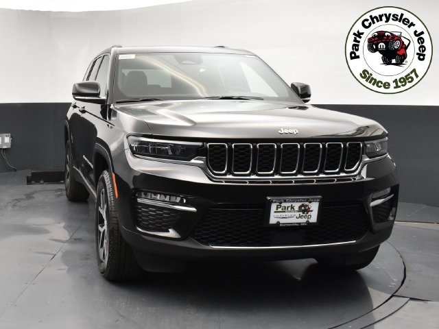 Used 2025 Jeep Grand Cherokee Limited w/ Trailer Tow Package AWD/4WD image 2