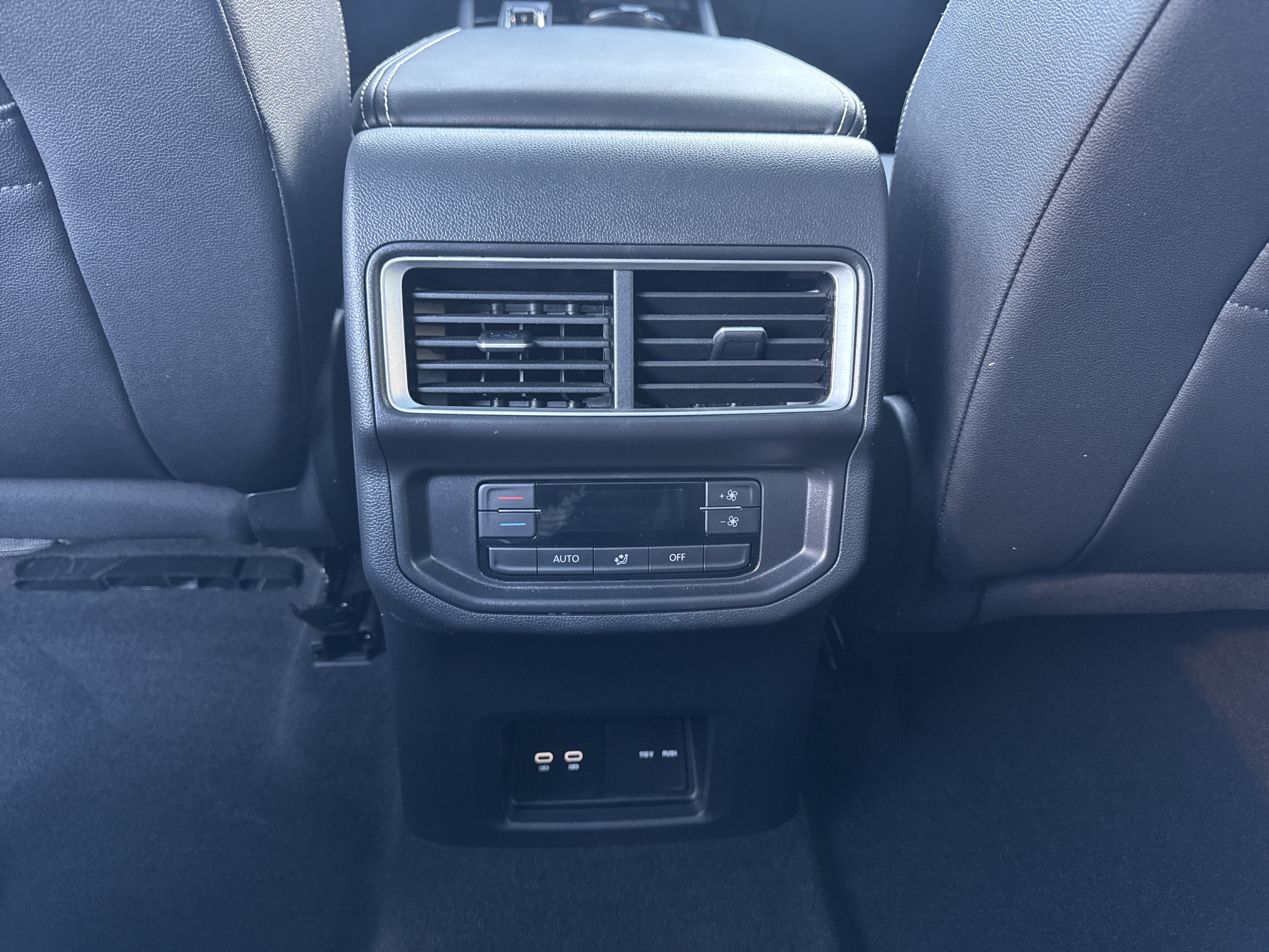 Used 2026 Volkswagen Atlas SE FWD image 28